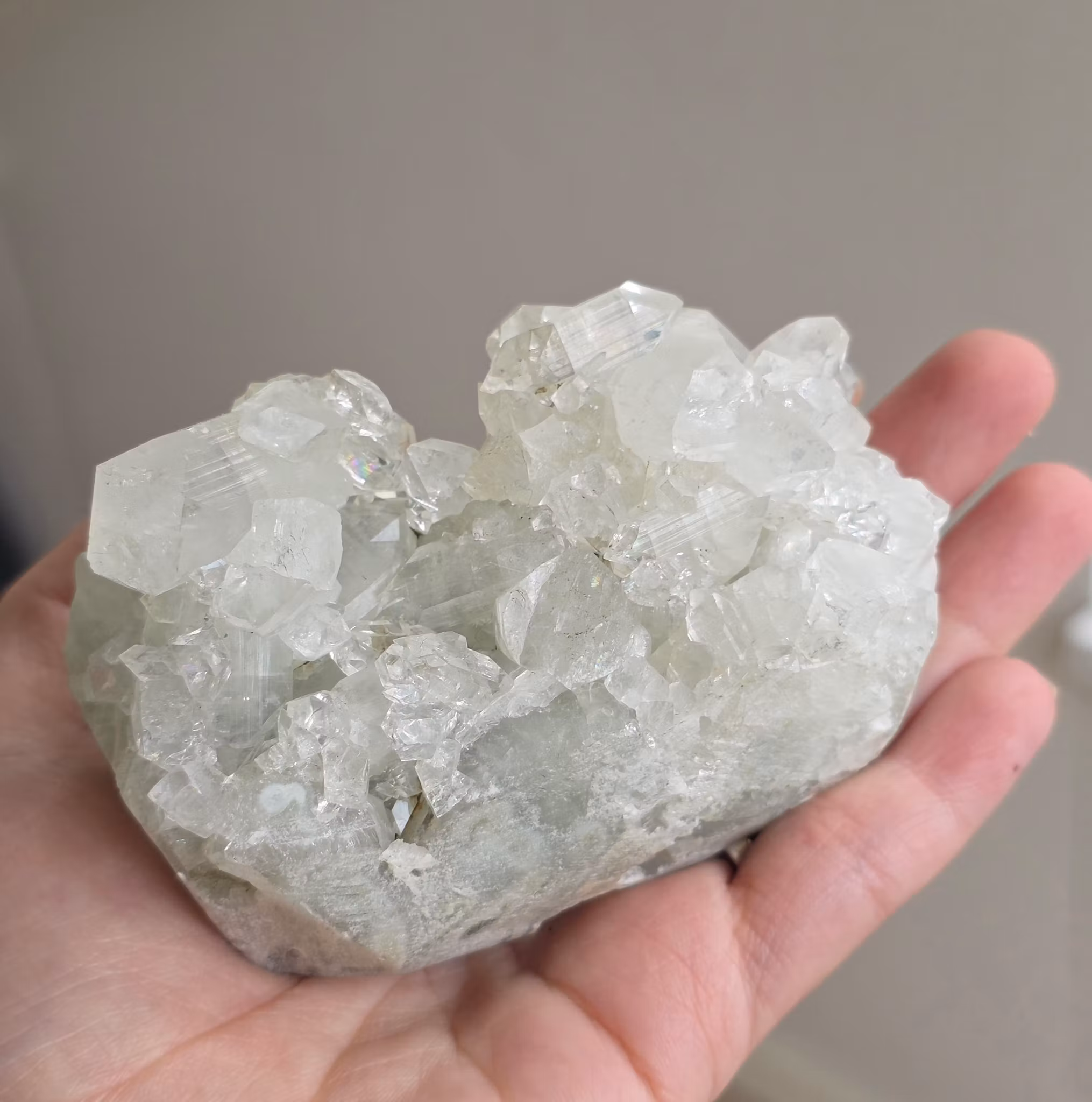 Kluster Med Dubbelterminerad Apofyllit 265 gram