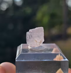 Rå Spodumen Kunzit Från Afghanistan 5,60 ct