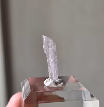 Rå Spodumen Kunzit Från Afghanistan 2,10 ct