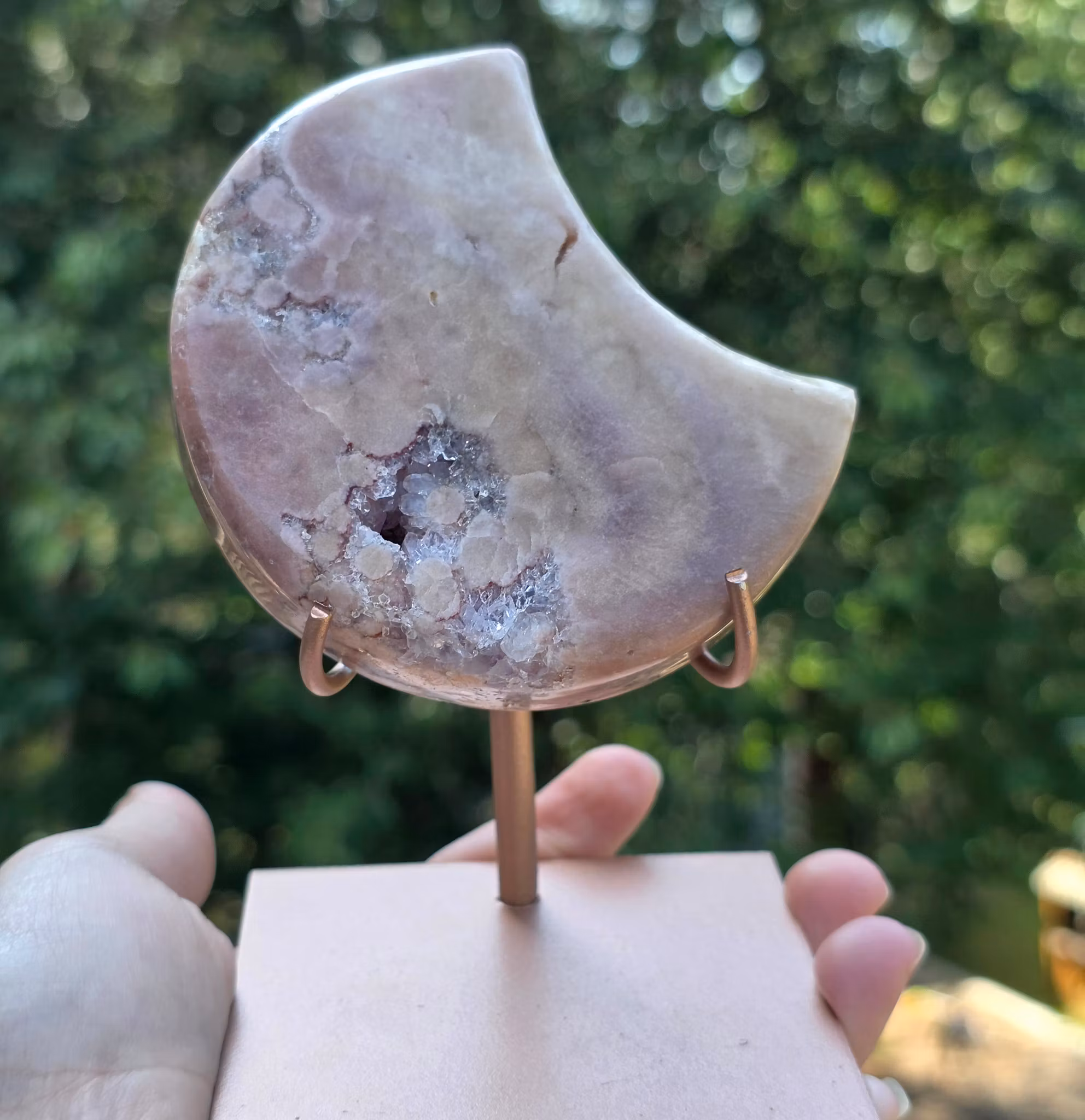 Rosa Ametist Måne Med Druzy