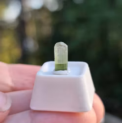 Tvåfärgad Turmalin Med Pyramidspets 1,35 ct