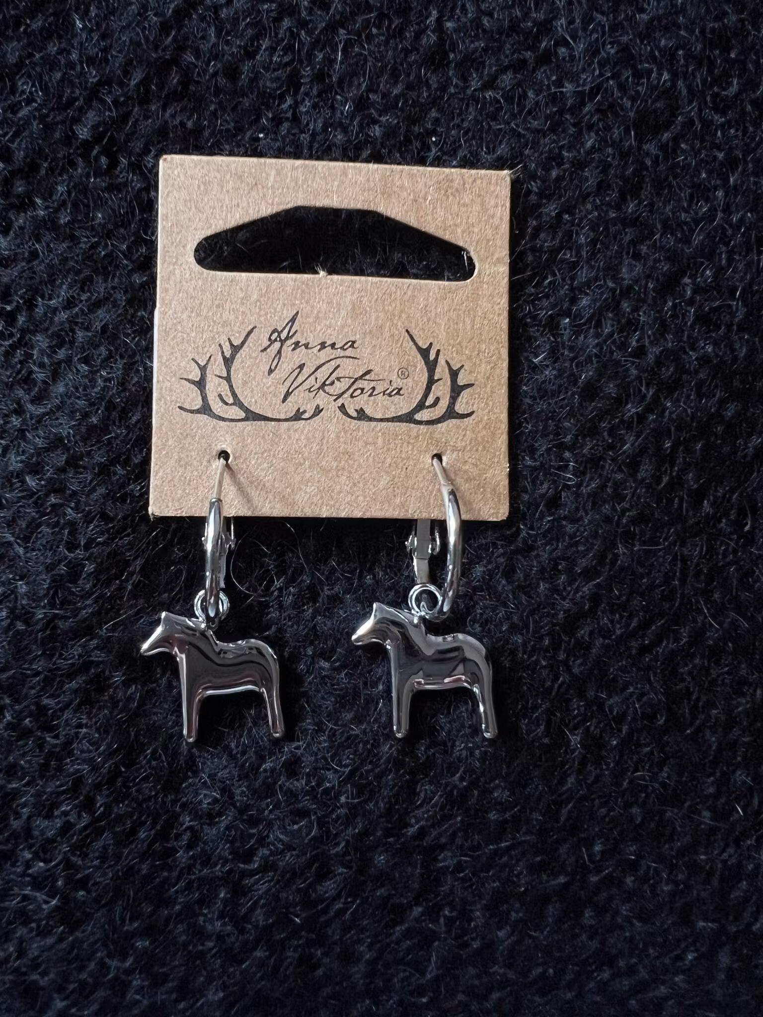 62919, Örhänge, Dalahäst, silver/Round ear, Dalahorse, silver