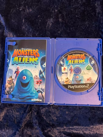 Monsters VS Aliens