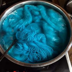 Lär dig att syrafärga garn/ull, någon gång i maj -26 💜💙💚🧡❤️ Pris: 600:-/person