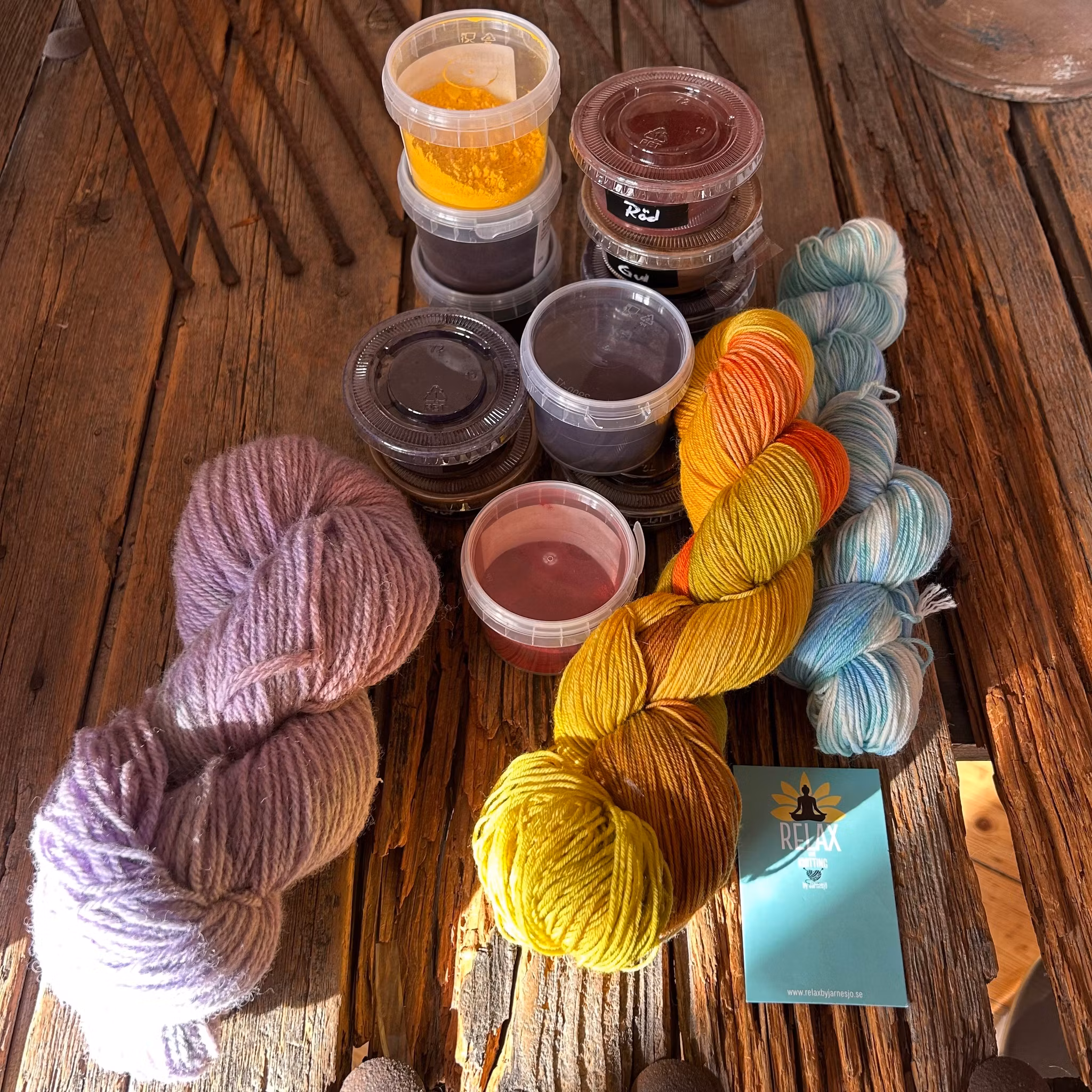 Lär dig att syrafärga garn/ull, någon gång i maj -26 💜💙💚🧡❤️ Pris: 600:-/person