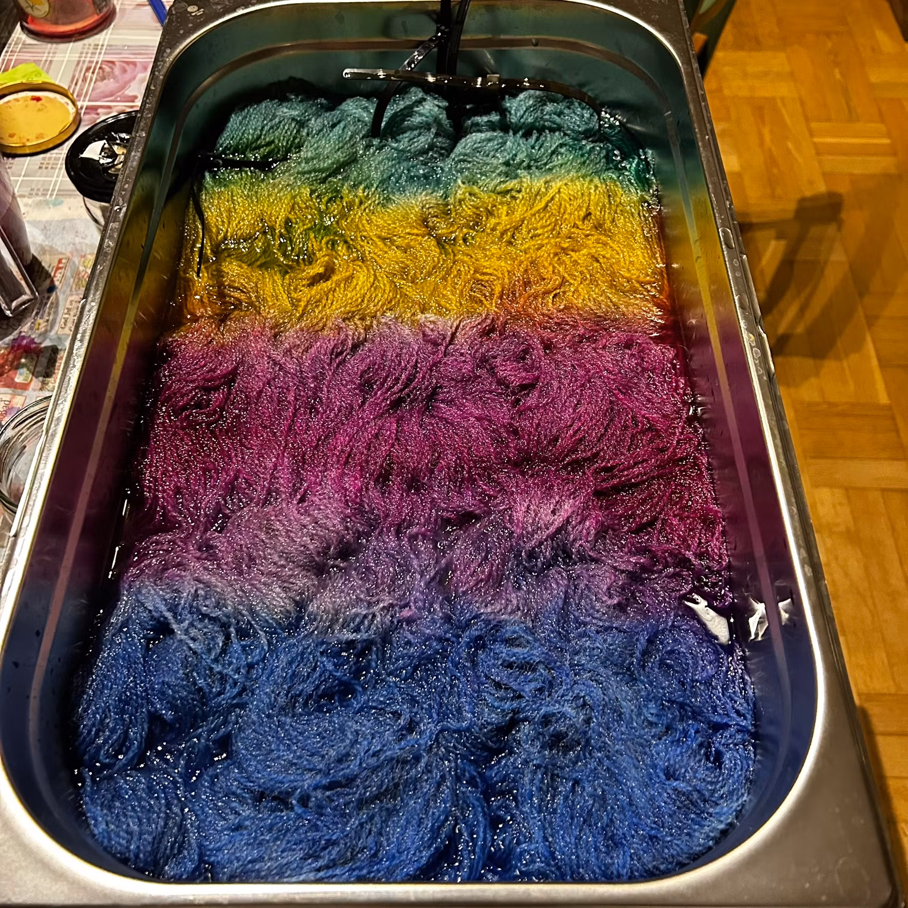 Lär dig att syrafärga garn/ull, någon gång i maj -26 💜💙💚🧡❤️ Pris: 600:-/person