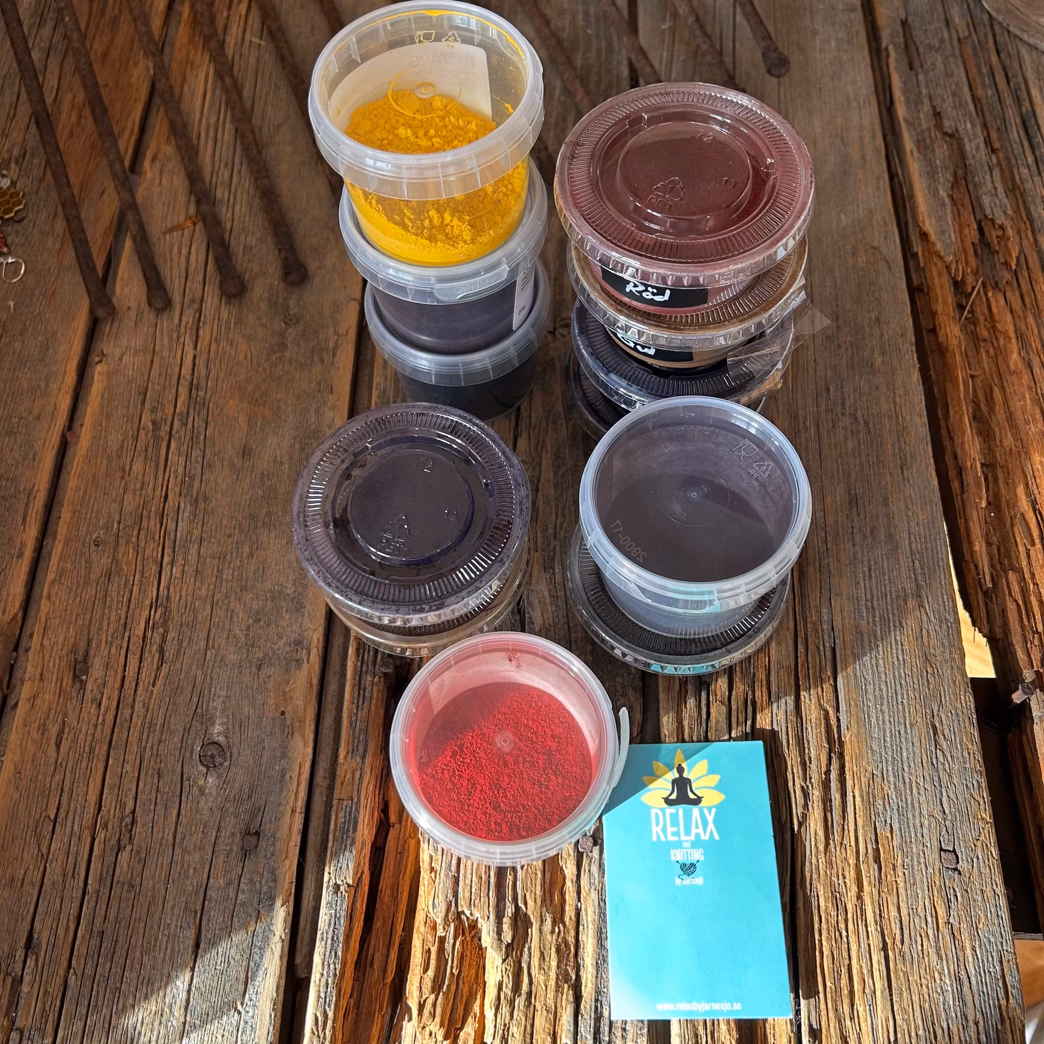 Lär dig att syrafärga garn/ull, någon gång i maj -26 💜💙💚🧡❤️ Pris: 600:-/person