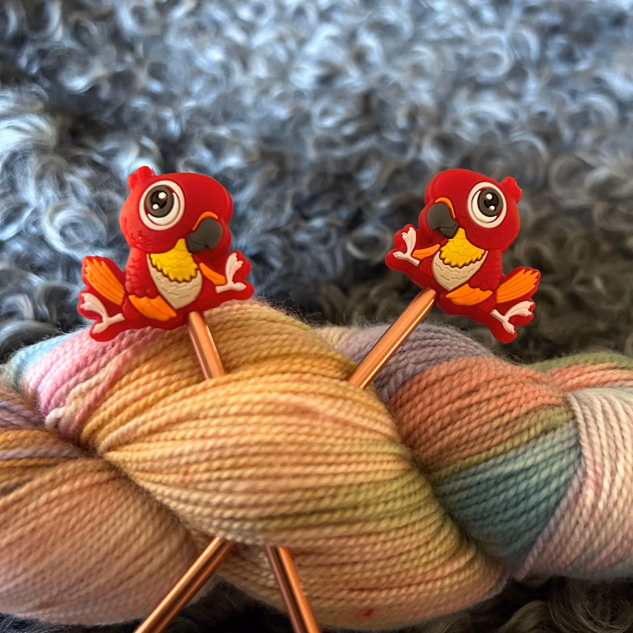 Stickstoppers, Papegoja, röd