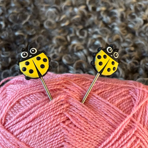 Stickstoppers, Nyckelpiga, gul