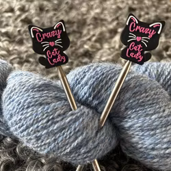 Stickstoppers, Crazy cat lady