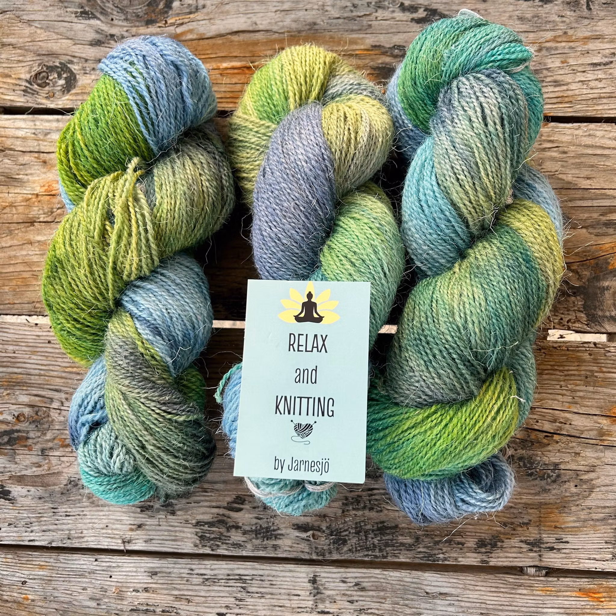 Handfärgat garn, 100 % Svensk ull