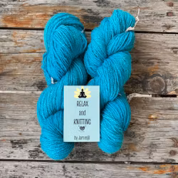 Handfärgat garn, 100 % Svensk ull, mörk turkos