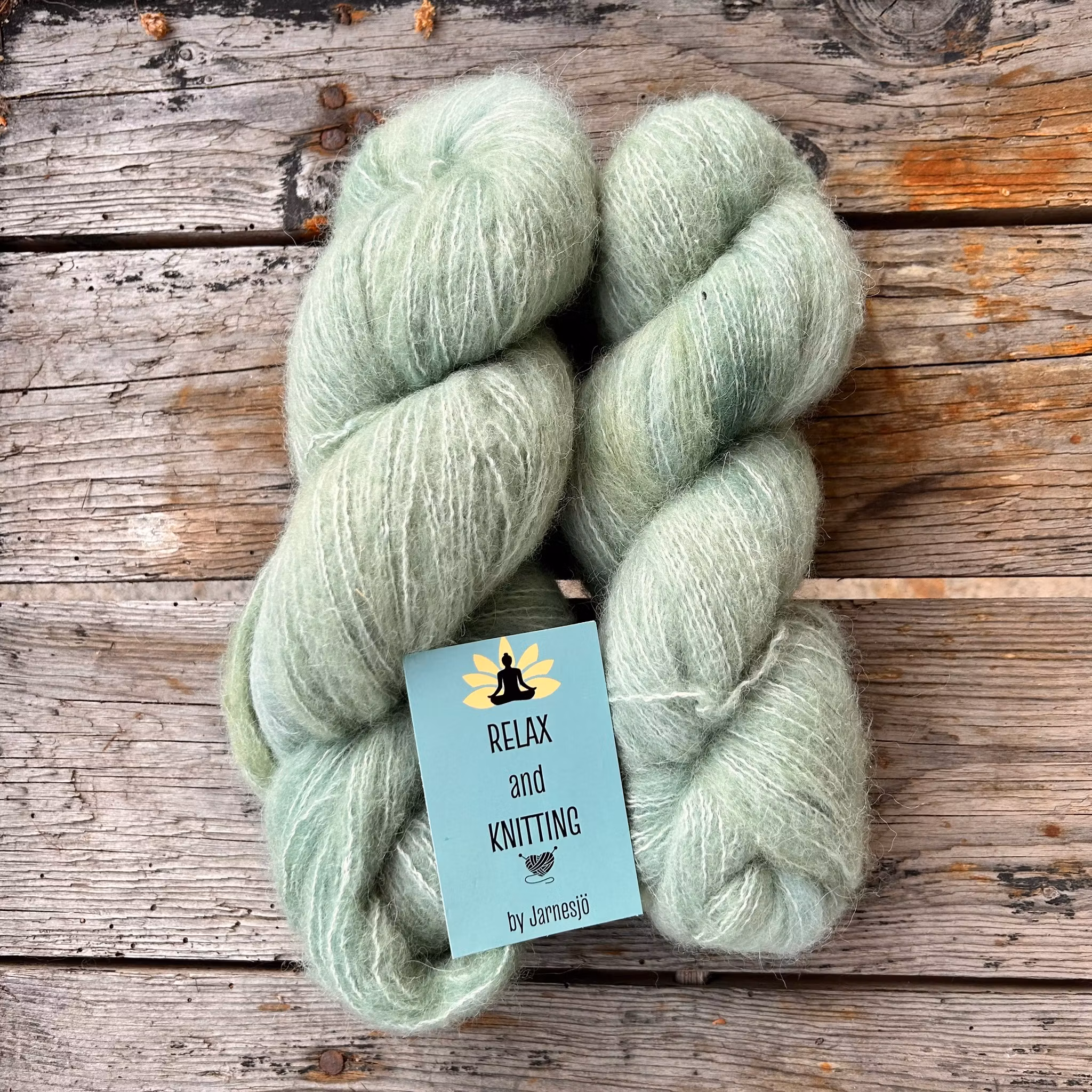 Handfärgat, Naturell Fluff. 100 g