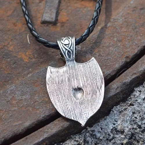 Shield Amulet Vikings Necklace Halsband
