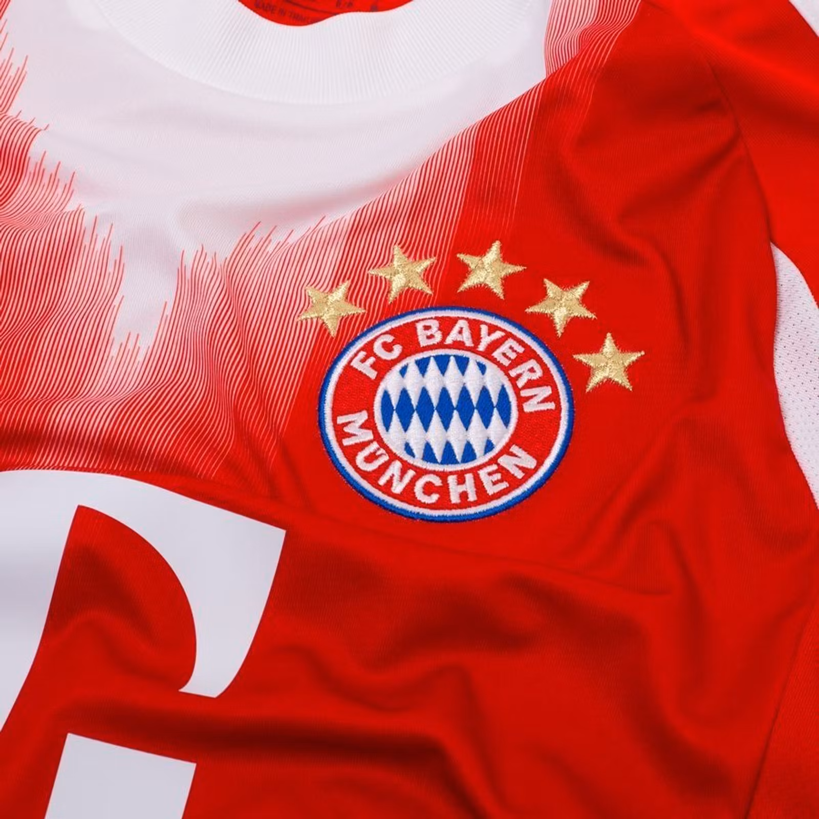 Fotbollströja Bayern München bröstmärke