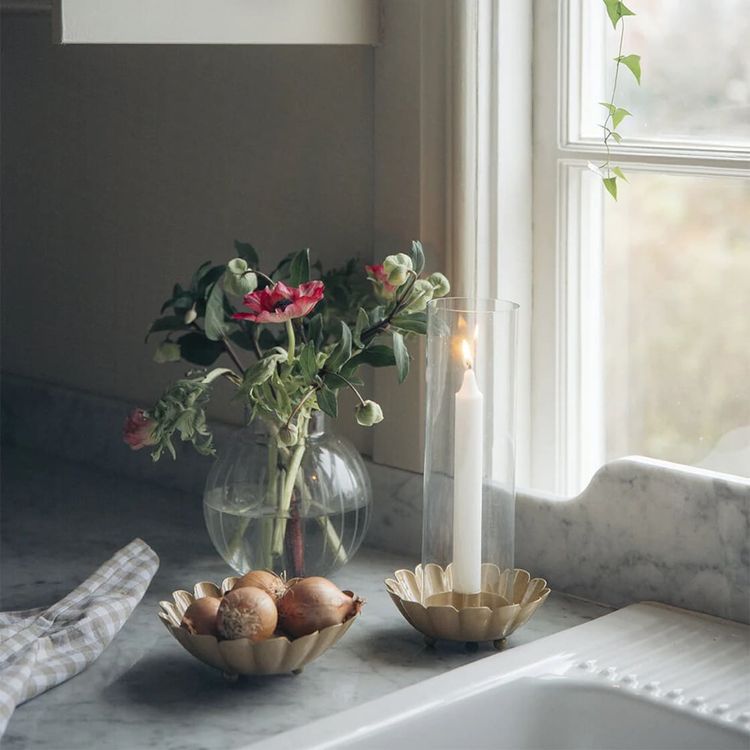 Butik Täppan GLASVAS för blommor i transparent färg