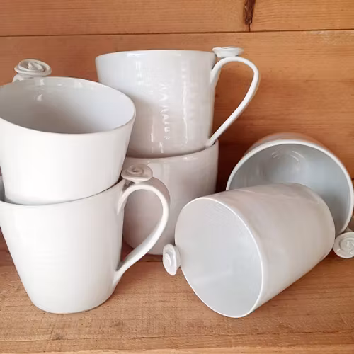 VIT KERAMIKMUGG OLIKA STORLEKAR