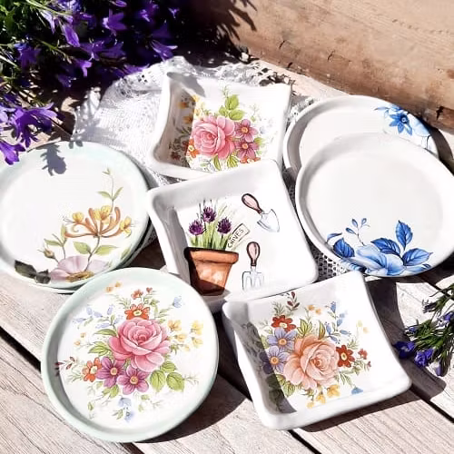 SMÅ KERAMIKFAT I OLIKA MÖNSTER