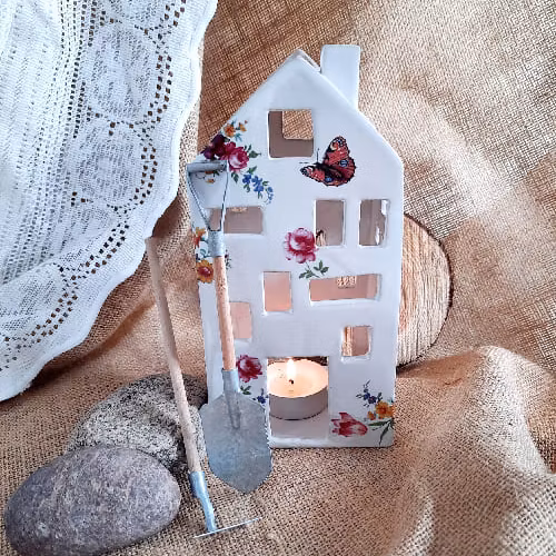 KERAMIKHUS, LJUSLYKTA ROSA BLOMMOR