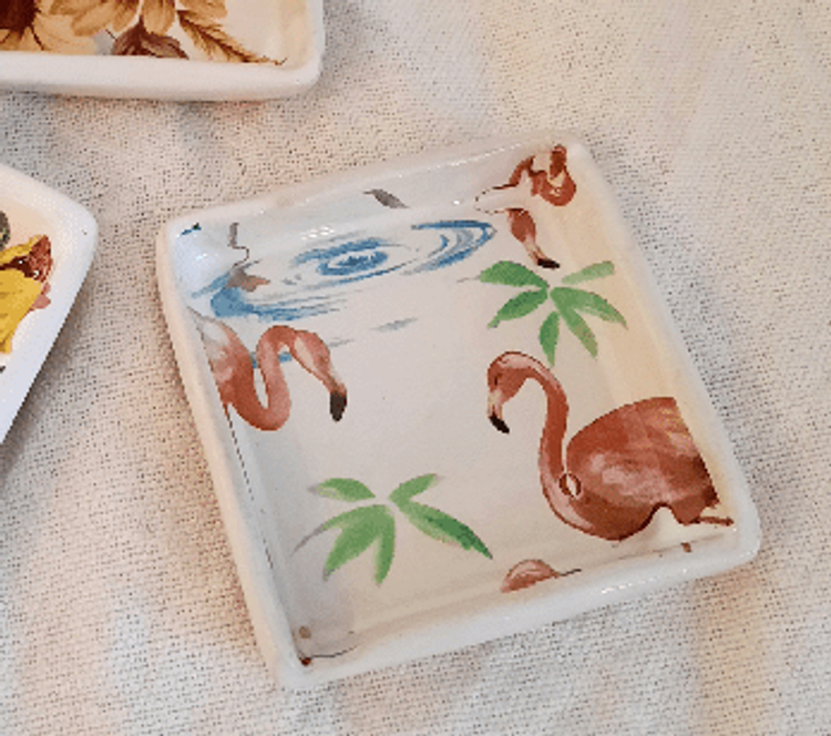 SMÅ KERAMIKFAT I OLIKA MÖNSTER flamingo