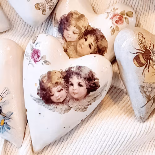 ÄNGLAR PÅ KERAMIKHJÄRTA