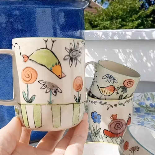 KERAMIKMUGG LEKFULLT DEKORERAD