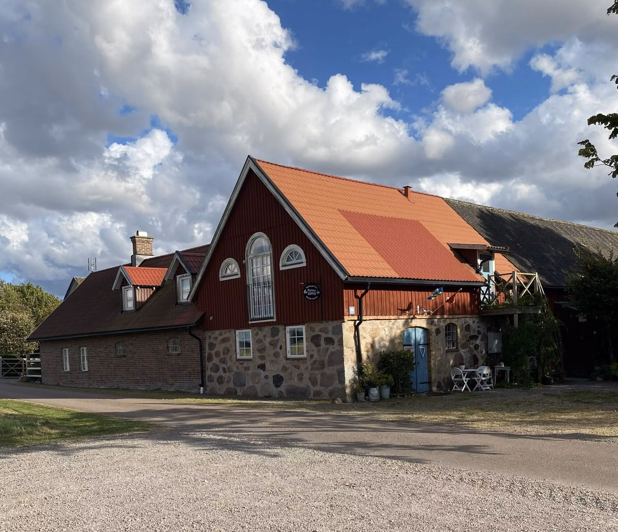 Välkommen till vår blogg – här kan du följa vår vardag på Tunnby. Stort som smått och lite mer personligt.