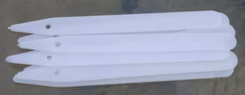 Kraftiga spetsade Plastetiketter 15 cm långa, 15 mm bred. 50 styck.