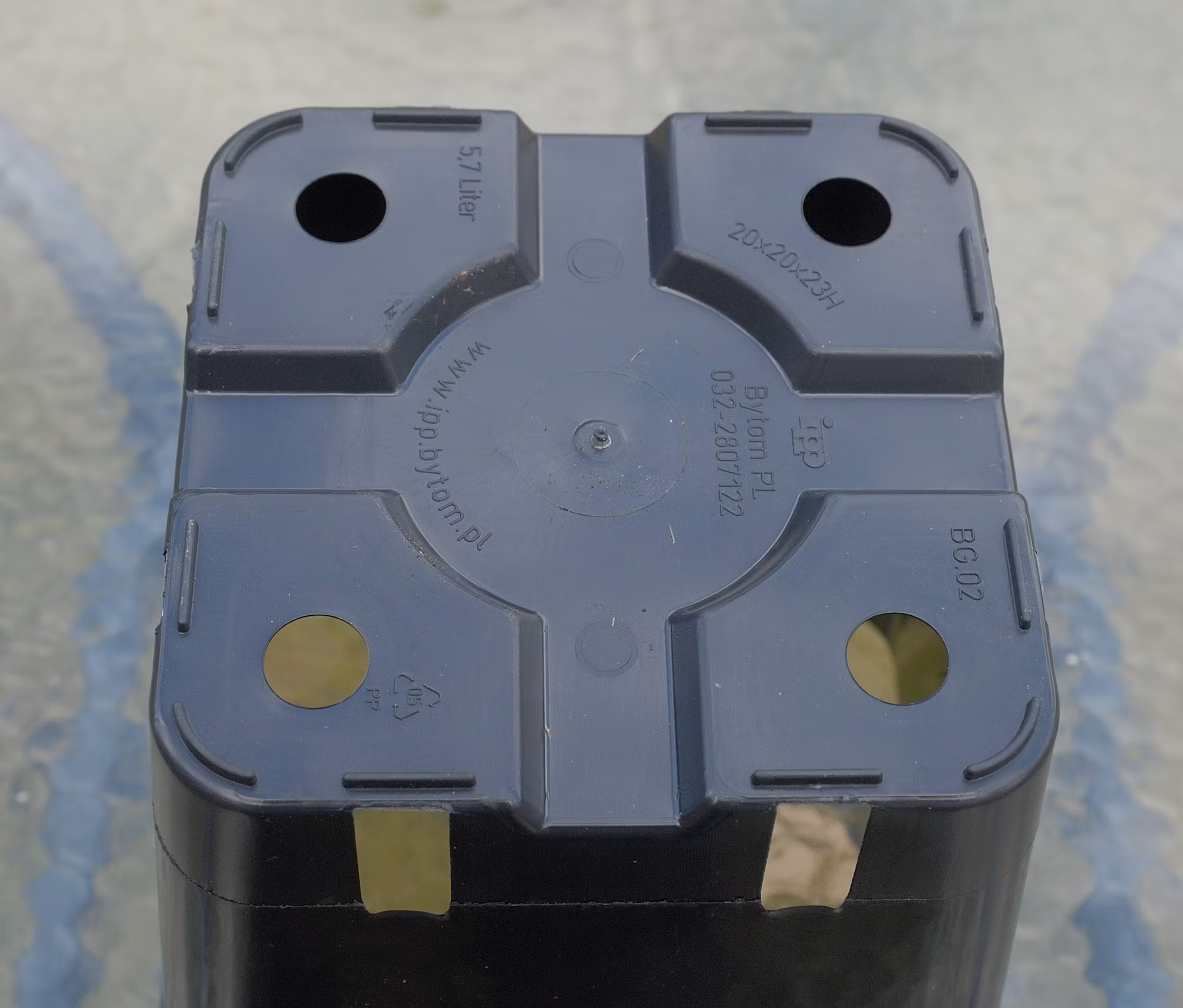 Kraftig 4-kantskruka 20x20x23 cm ca 8 liter / 12 st