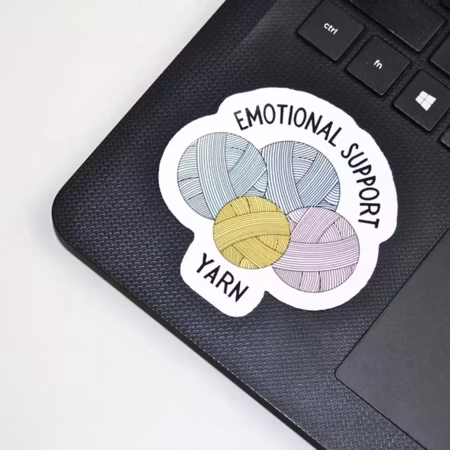 Klistermärke - Emotional support yarn