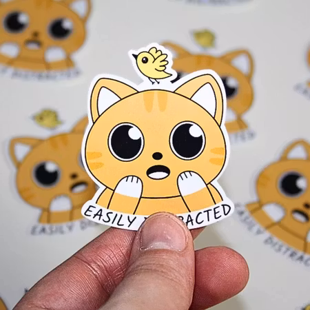 Klistermärke - Easily distracted