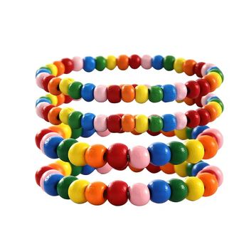 Sett med 4 regnbuefargede armbånd med perler i tre