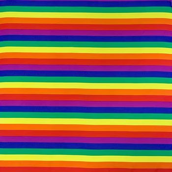 Regnbueskjerf – mykt, fargerikt og fullt av Pride