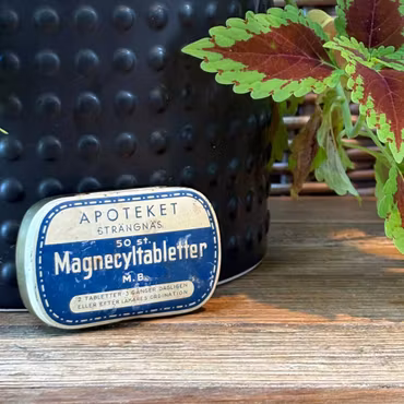Magnecyl pillerask vintage plåt blå