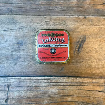 Läkerol vintage tablettask plåt röd