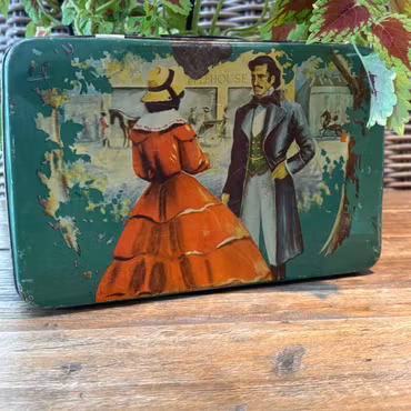 Vinne vintage plåtburk med motiv
