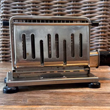 Äldre vintage brödrost i metall