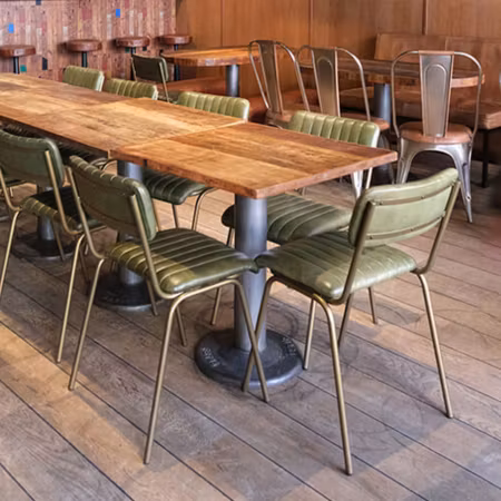 Diner matstol i grönt läder och mässingfärg