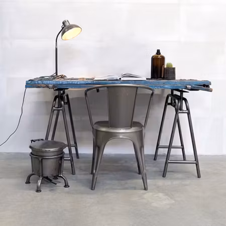 Living industriell stol matt järn med låg rygg