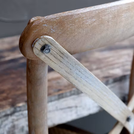 French matstol med sits i rotting