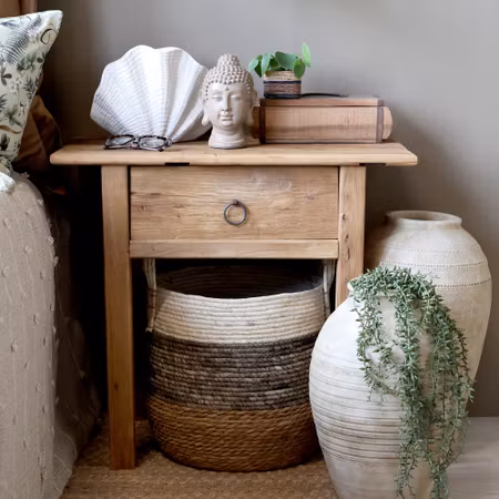Rustic sängbord / sidobord i trä