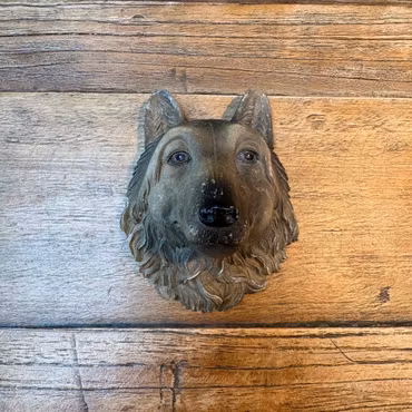 Vintage kapsylöppnare eller väggdekoration hund