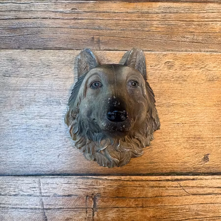 Vintage kapsylöppnare eller väggdekoration hund