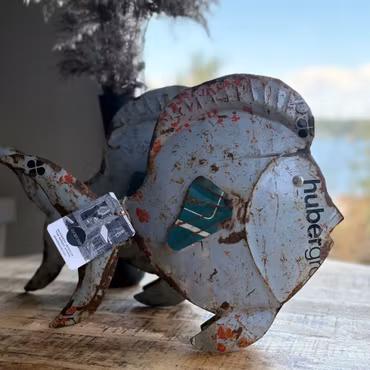 Nema dekoration fisk i återvunnen metall