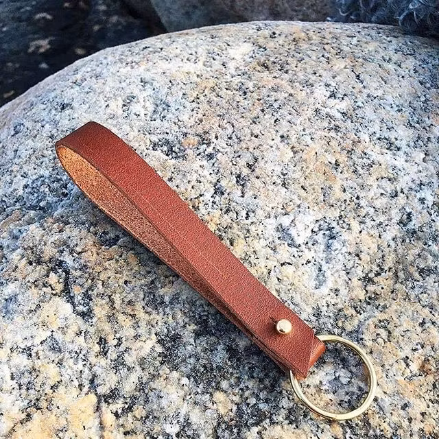 Nyckelring i garvat läder