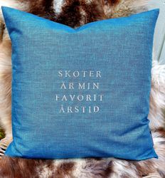 Kuddfodral "skoter är min favoritårstid"