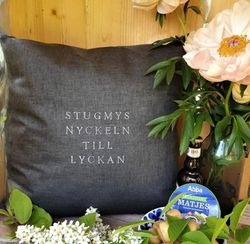 Kuddfodral "stugmys - nyckeln till lyckan"