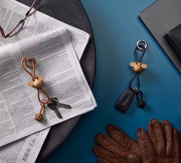 Nyckelring Apa mörk ek