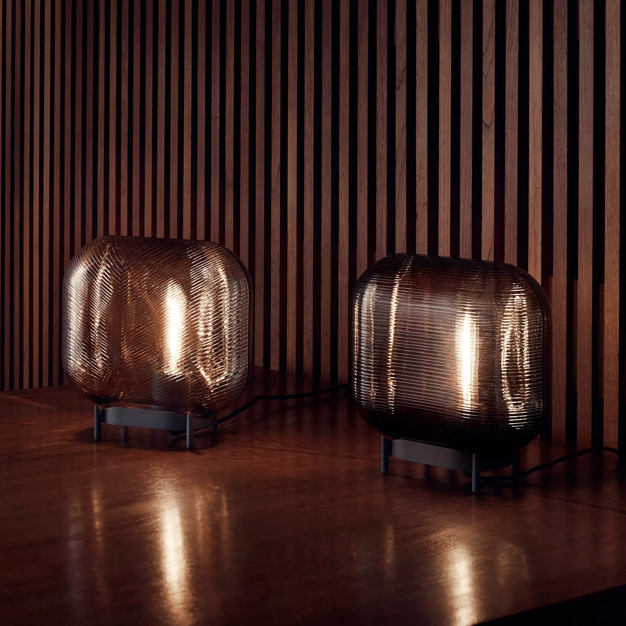 Virva lampa mörkgrå