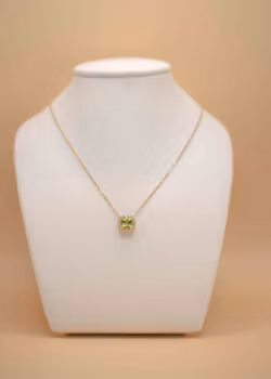 Halsband med berlock med sten Guld 45.0 cm